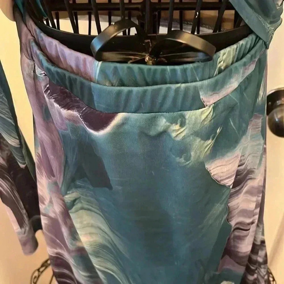 ACOA Top and Skirt Set-Sz. L - Picture 3 of 10